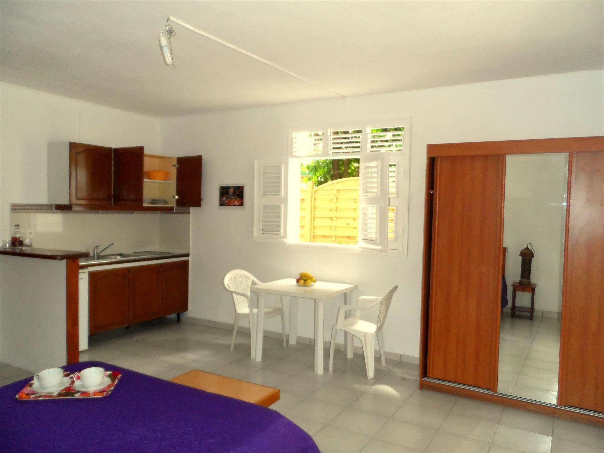 Gites Rose Des Vents Deshaies Exterior photo